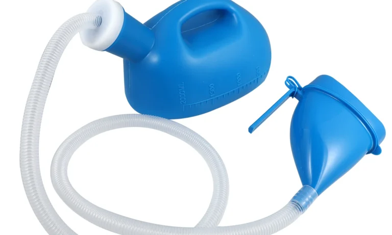 Car Urinal for Women to Pee Female Bottle with Lid Reusable Pee Jug Urination Device The Urine