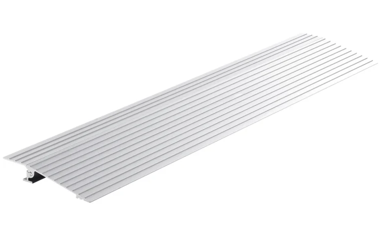 VEVOR 1in-6in 800lbs Door Threshold Ramp Aluminum Adjustable Modular Cable Protector Ramp for Doorways Wheelchairs Scooters